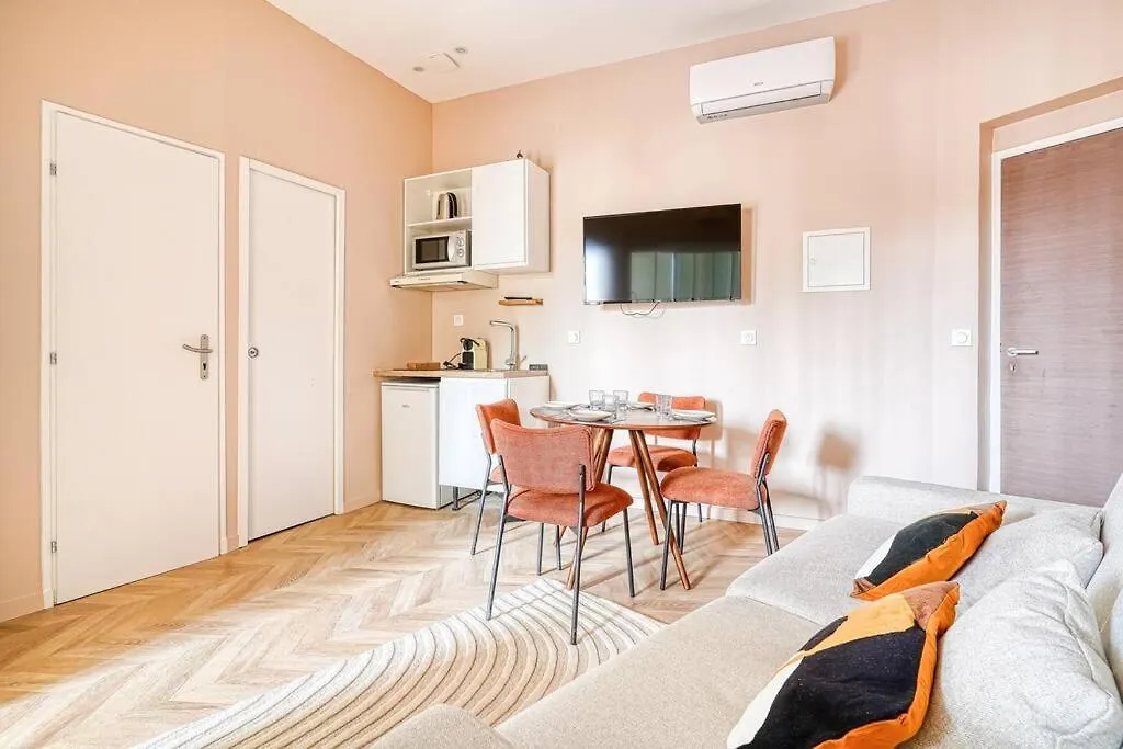 Avenue De Villiers - Iii Apartment